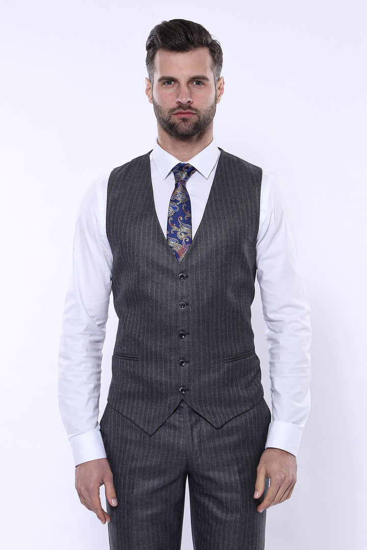 Traje gris a rayas con chaleco | Wessi - Wessi