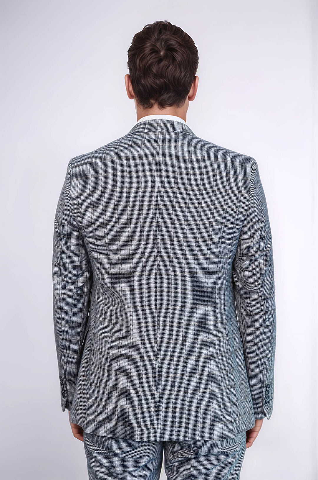 Traje azul marino ajustado con chaleco a cuadros | wess
