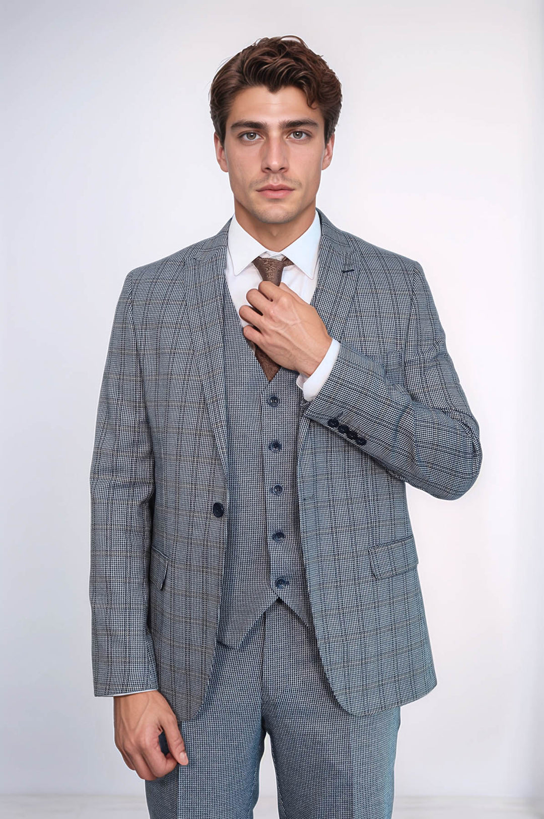 Traje azul marino ajustado con chaleco a cuadros | wess