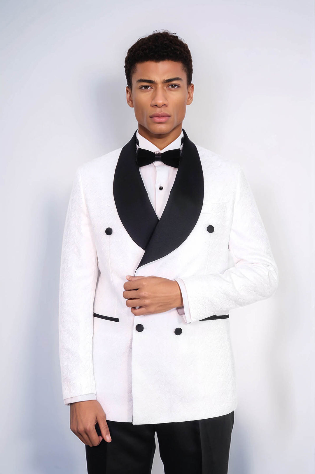 Traje de esmoquin para hombre blanco cruzado en raso con cuello chal estampado y doble botonadura - Wessi