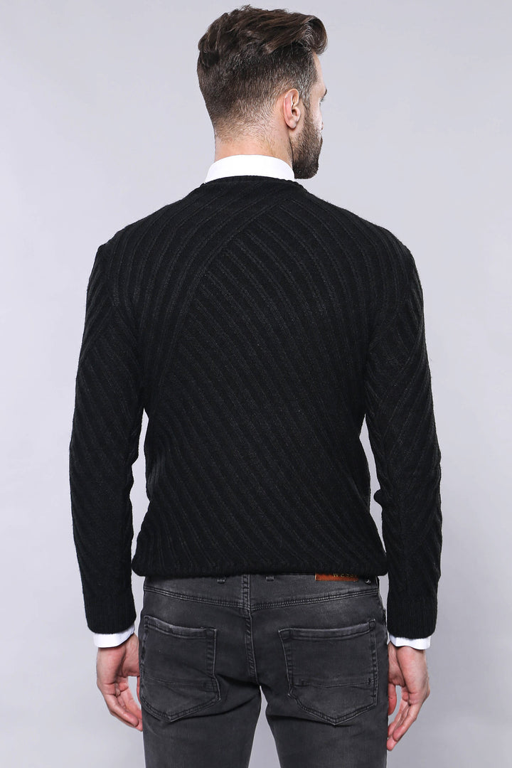 Maglione nero con scollo a cerchio fantasia - Wessi