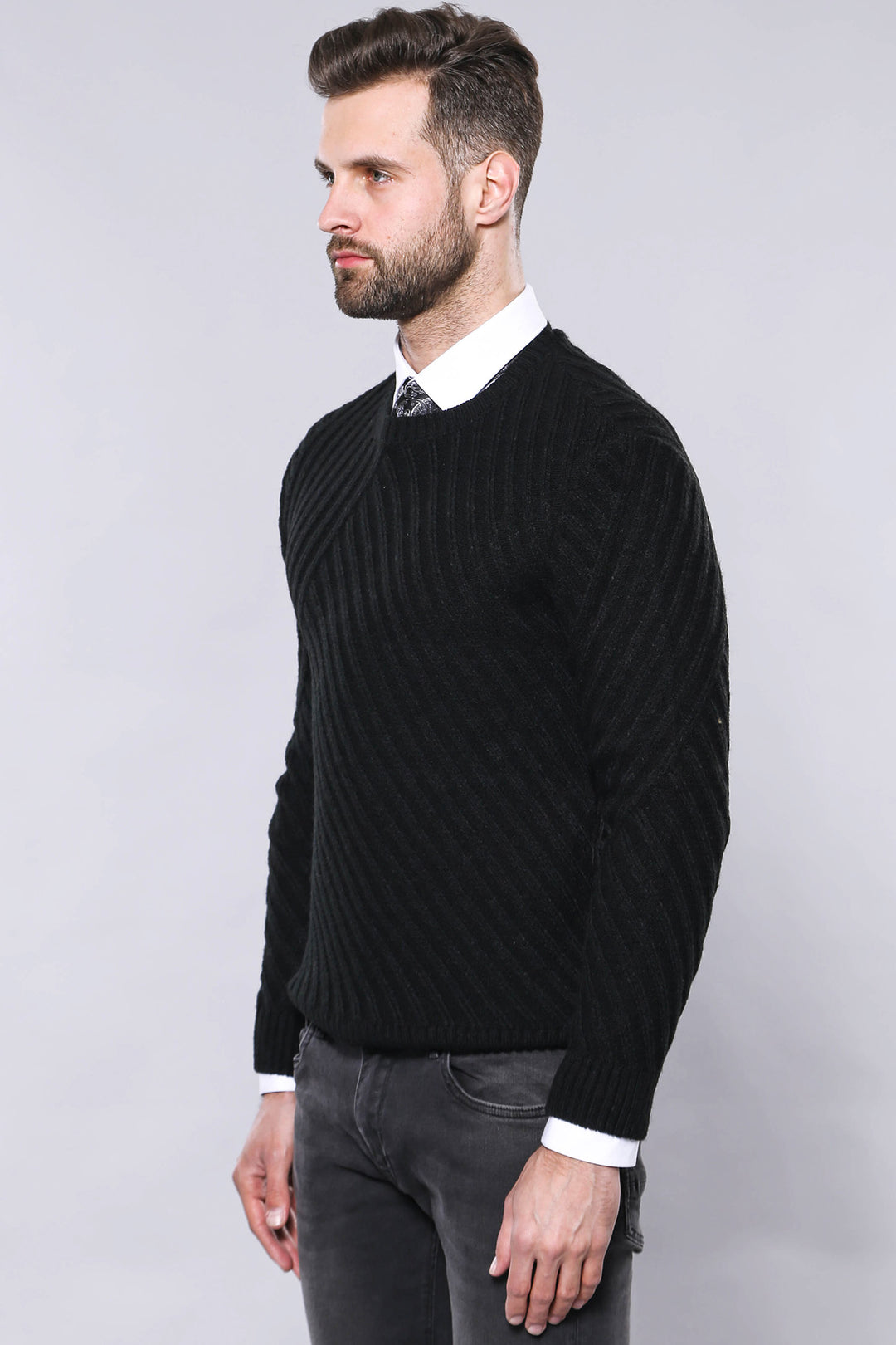 Maglione nero con scollo a cerchio fantasia - Wessi
