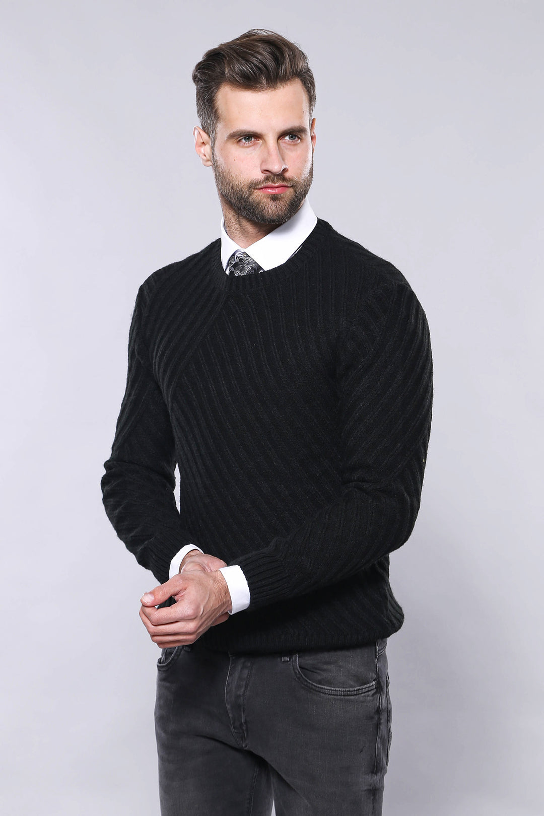 Maglione nero con scollo a cerchio fantasia - Wessi