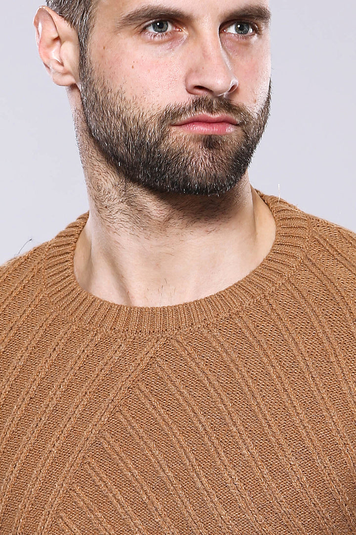 Maglione color fulvo con scollo a cerchio fantasia | Wess