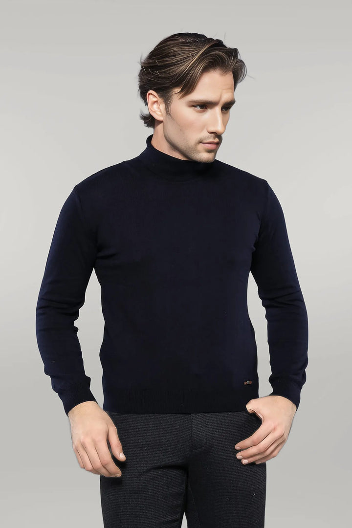 Suéter azul marino de cuello alto para hombre | wess