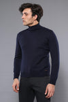 Suéter azul marino de cuello alto | wess
