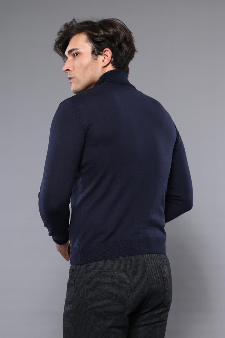 Suéter azul marino de cuello alto | wess
