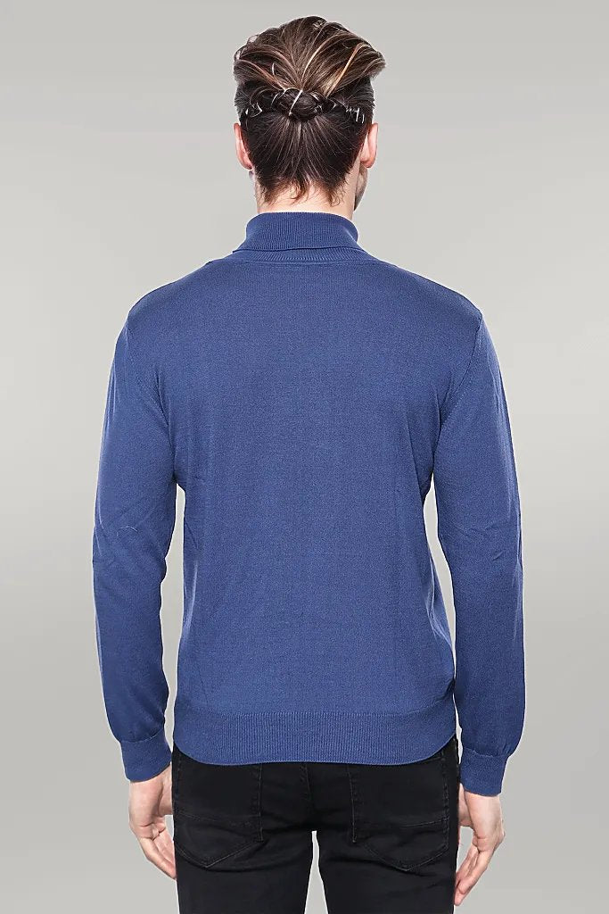 Suéter azul de cuello alto | wess
