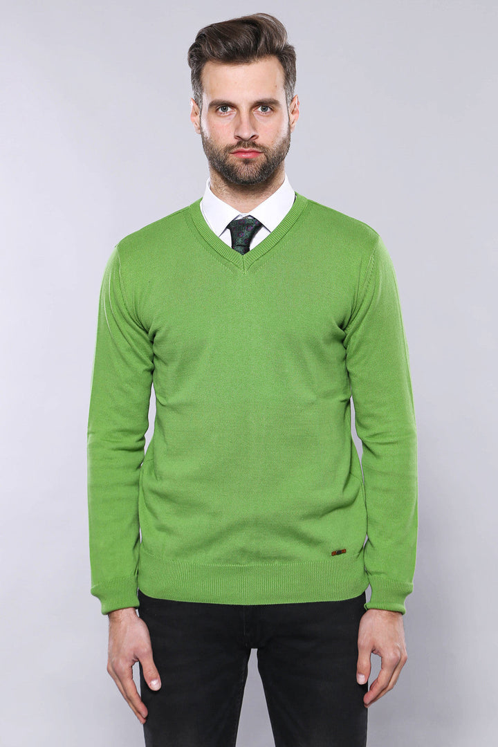 Suéter verde oscuro con cuello en V | wess