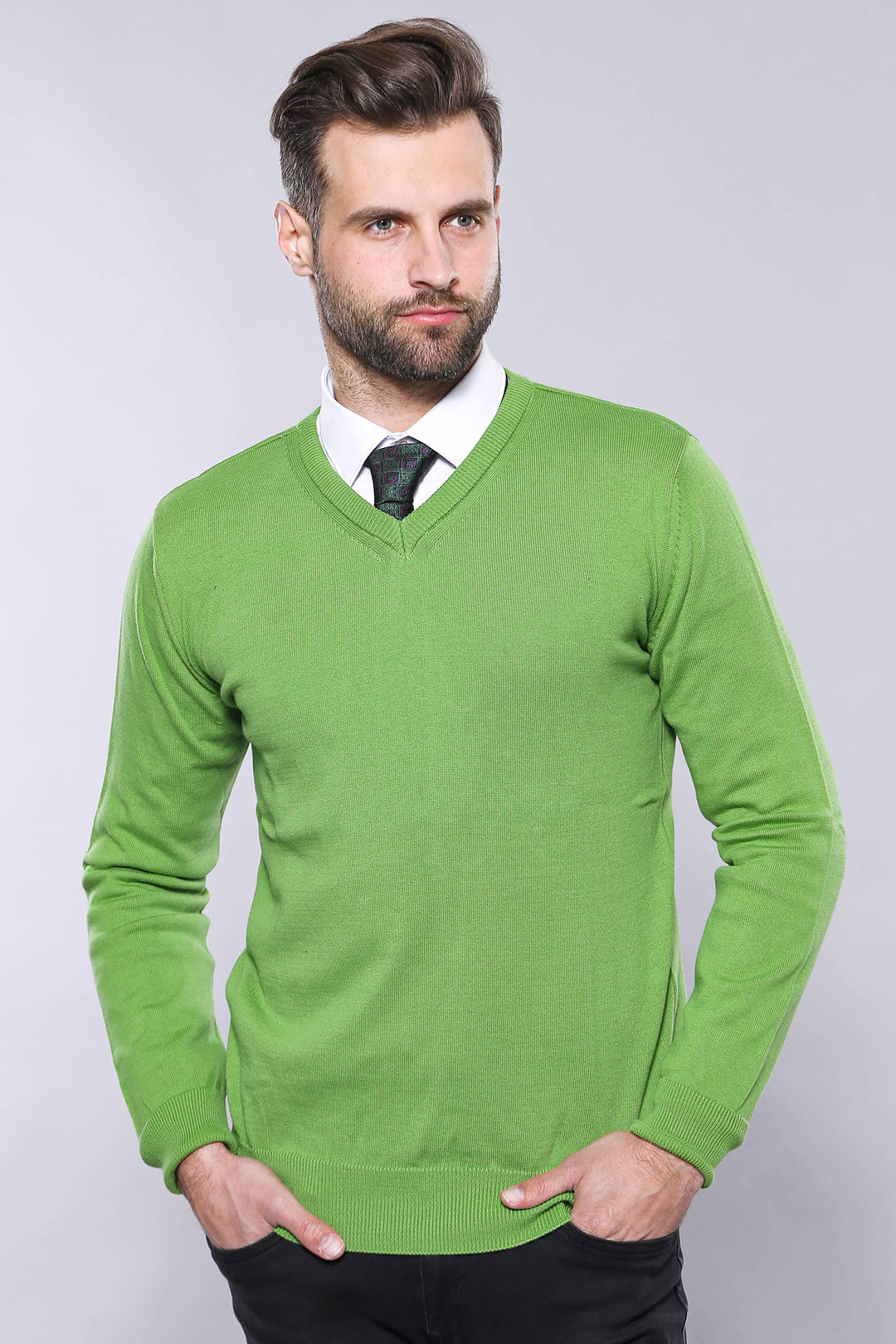 Suéter verde oscuro con cuello en V | wess