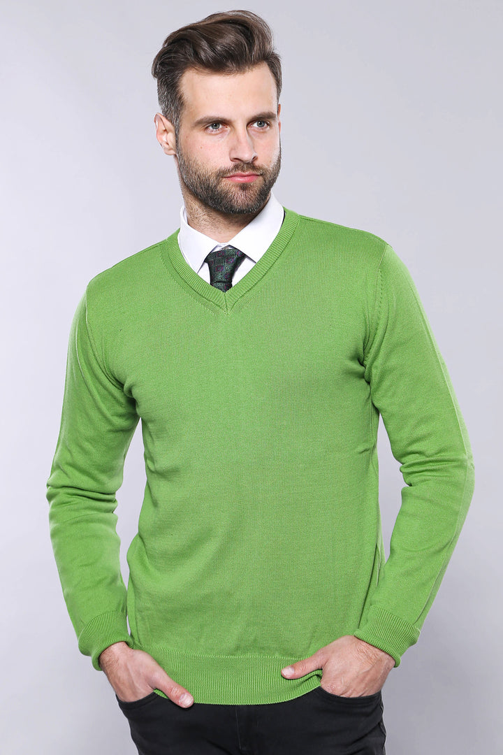 Suéter verde oscuro con cuello en V | wess
