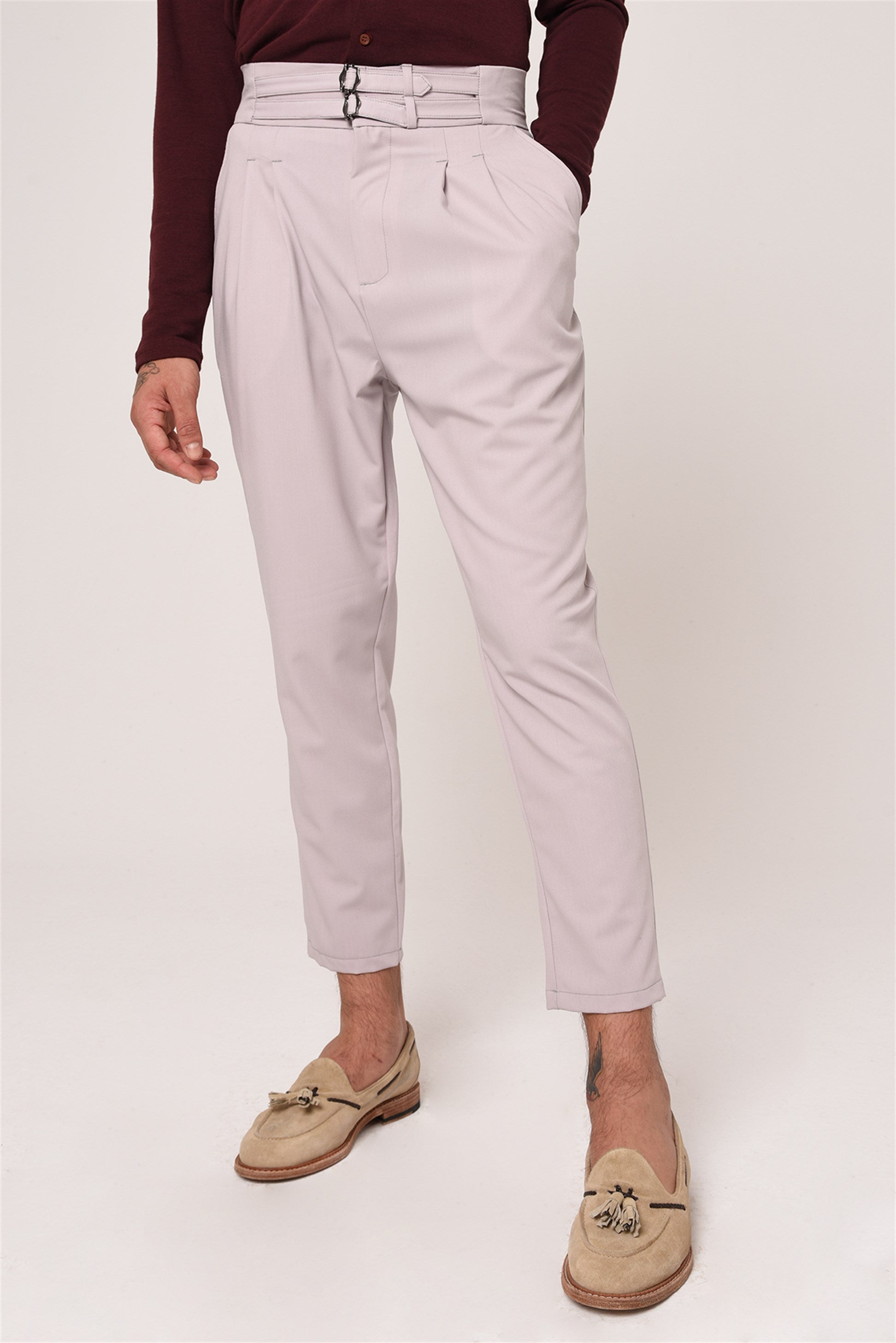 Pantalon homme à boucles de côté ceinture sales