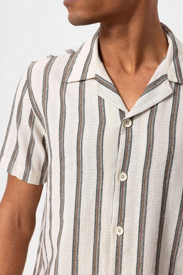 Camisa de hombre con cuello camp a rayas marrón - Wessi