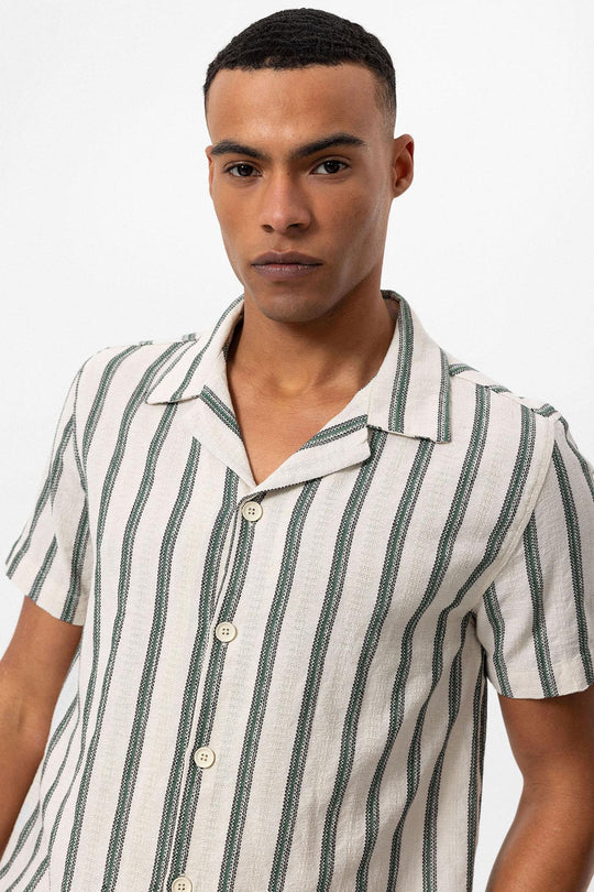 Camisa de hombre con cuello camp a rayas marrón - Wessi