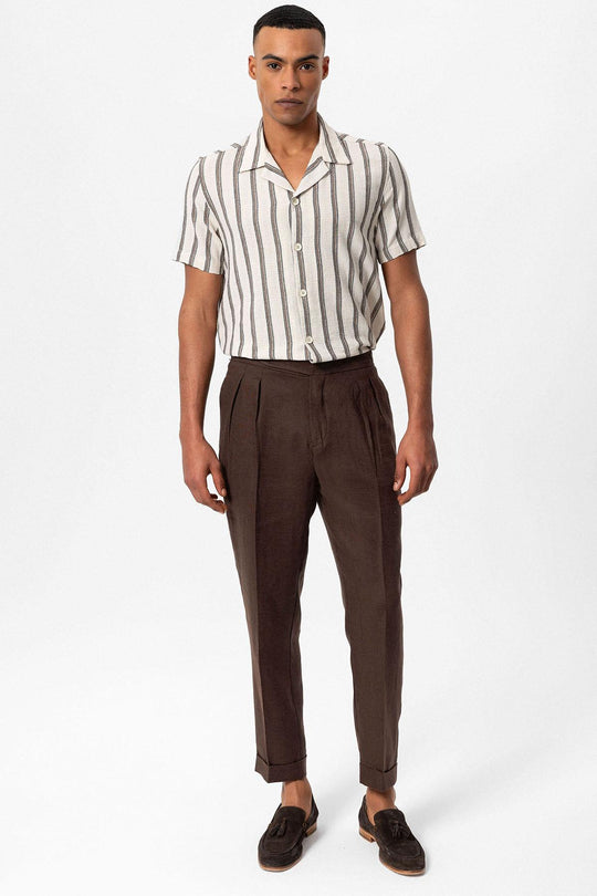 Camisa de hombre con cuello camp a rayas marrón - Wessi