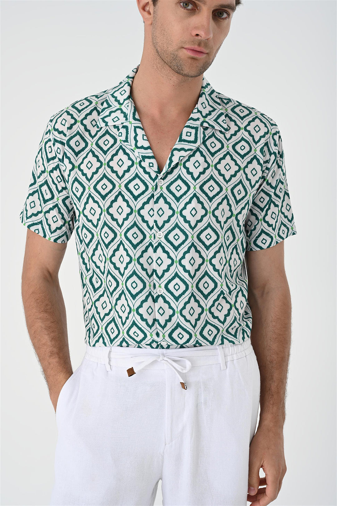 Chemise Homme Verte Motif Ethnique Col Ouvert Manches Courtes - Wessi
