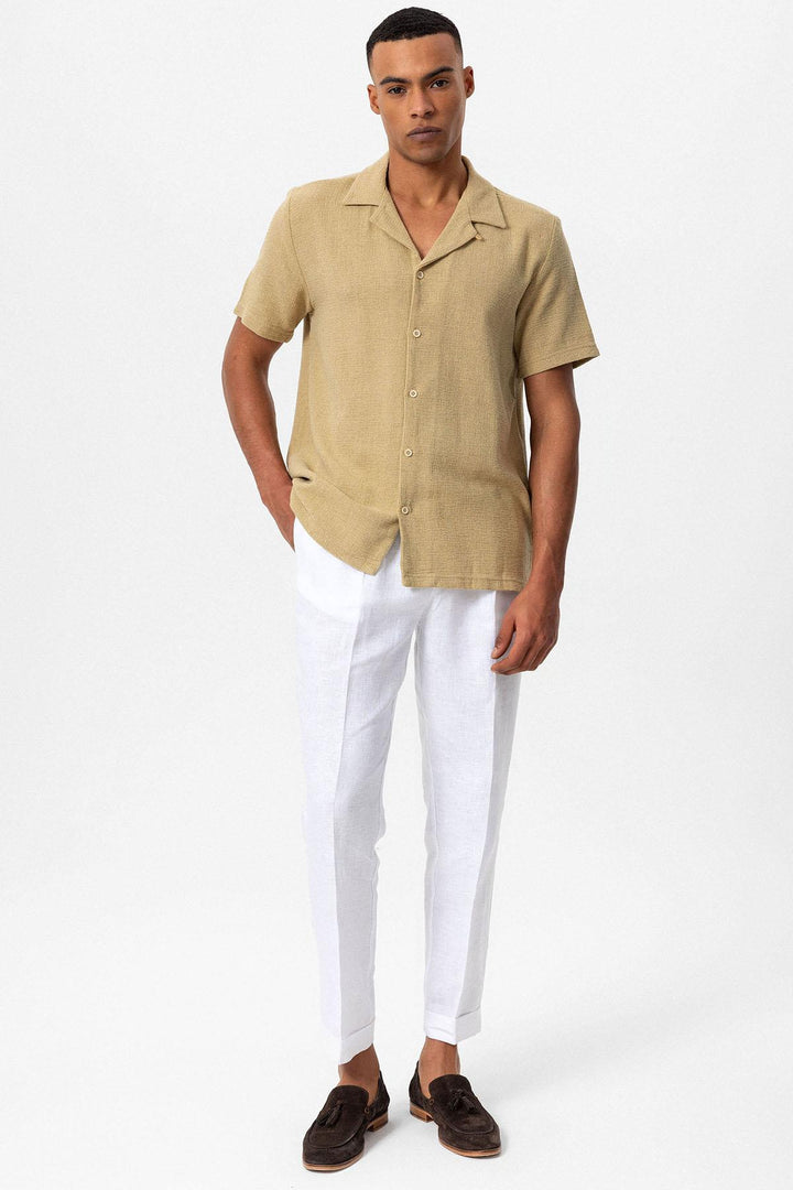 Camisa de hombre de punto beige con cuello camp texturizado - Wessi