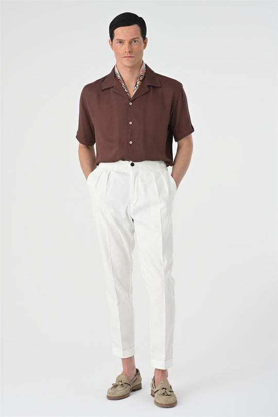 Camisa oversize de manga corta con cuello abierto en marrón para hombre - Wessi