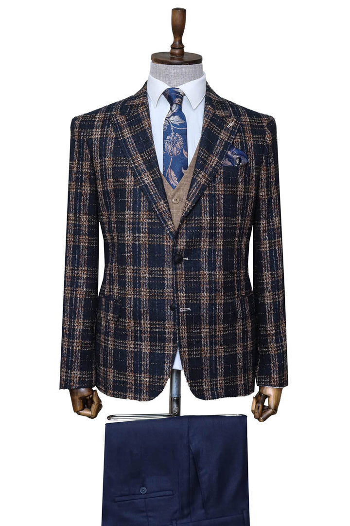 Navy Blue Veste à Carreaux, Beige Gilet, White Chemise, et Navy Blue Pantalon Combo - Look Classique Moderne Wessi