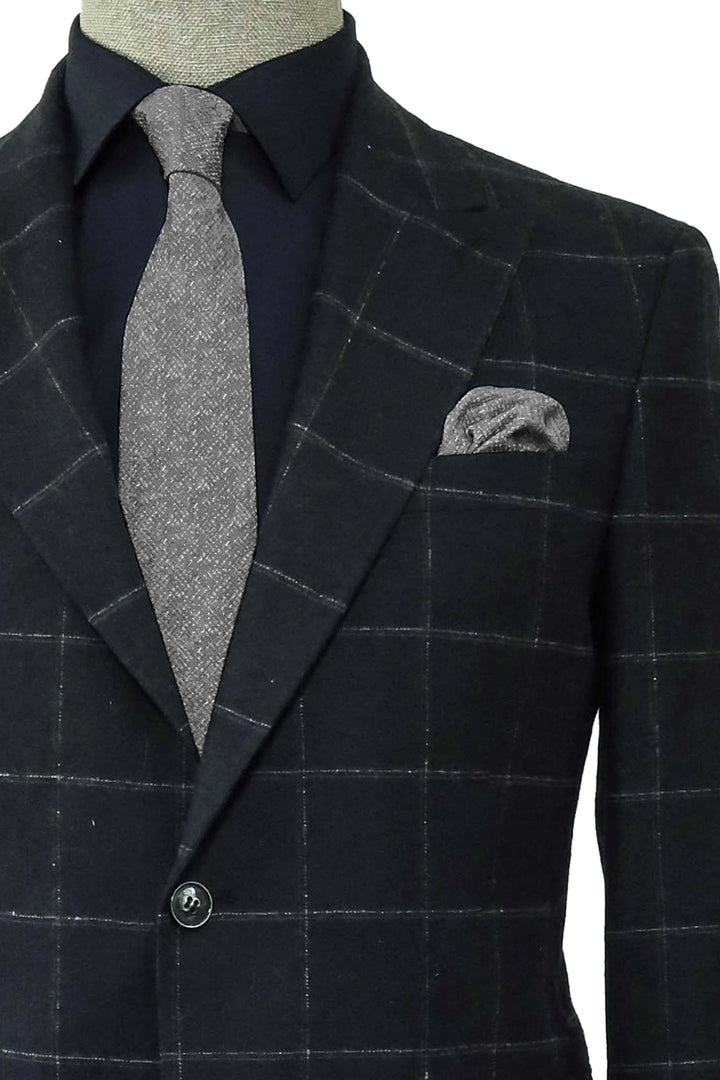 Black Blazer a Quadri, Black Camicia, Pantaloni Grigi e Cravatta Testurizzata - Moda Maschile Prestigiosa - Wessi