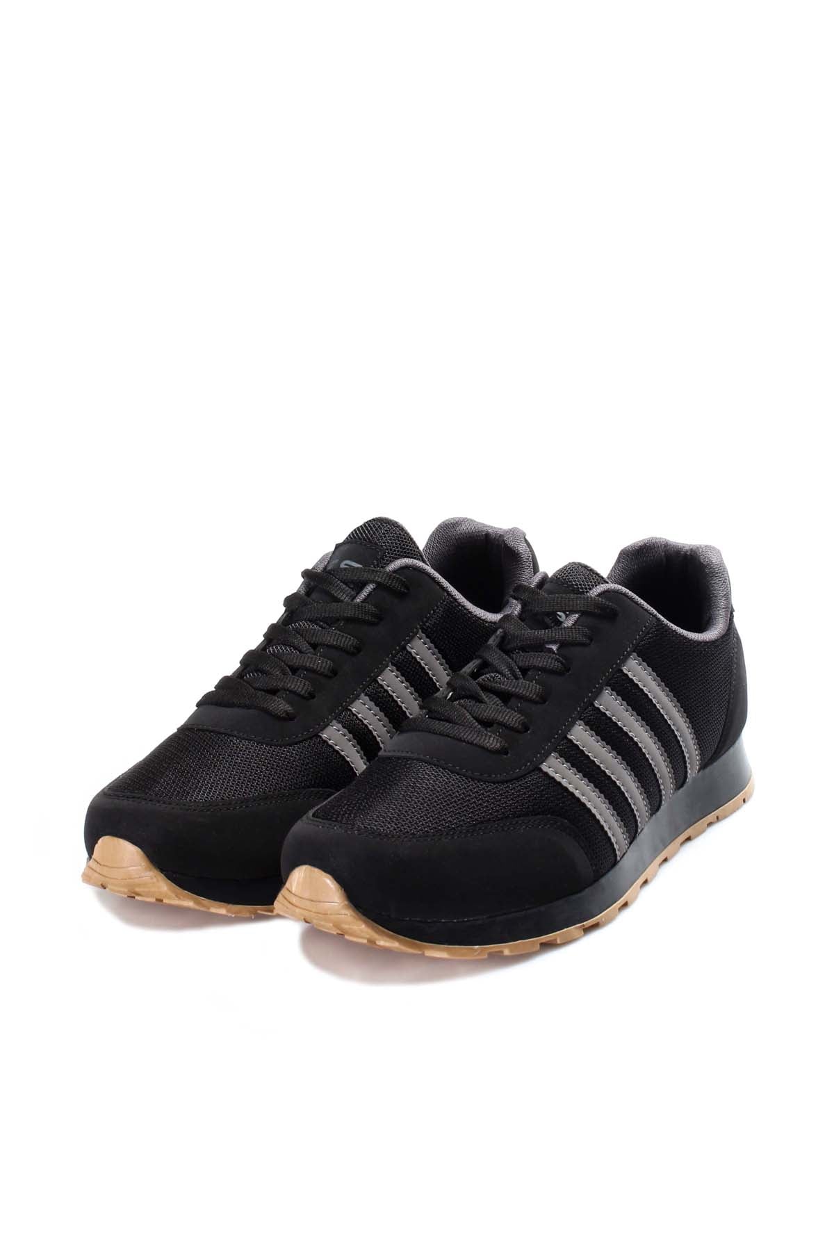 black trainers white stripe