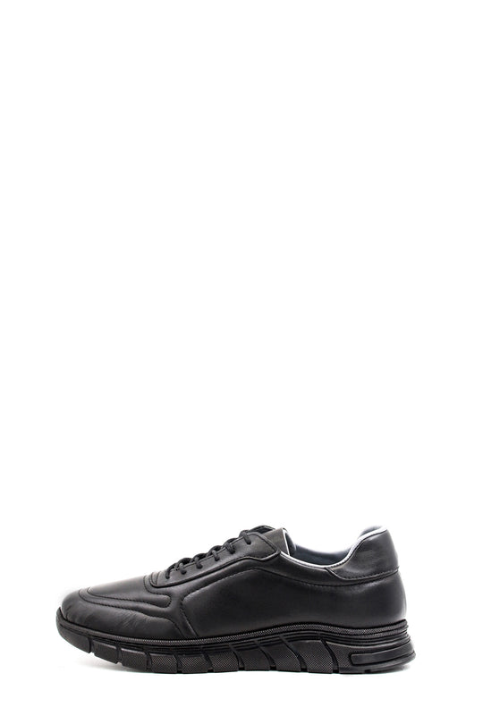 حذاء رياضي من الجلد باللون الأسود للرجال مع نعل محكم - Wessi