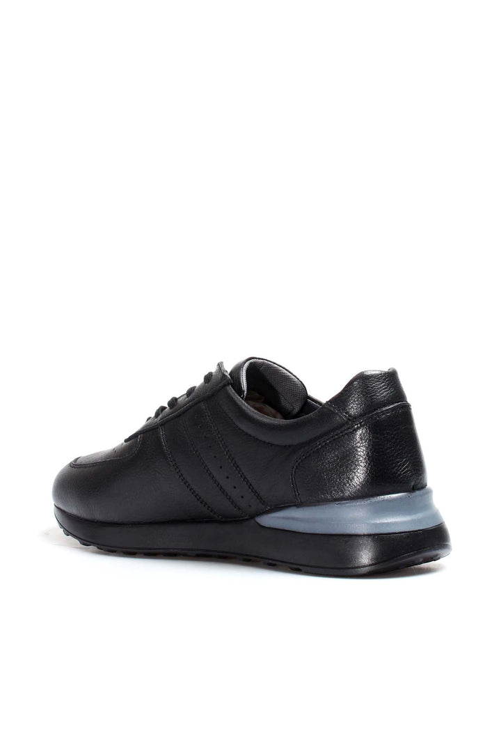Baskets à lacets en cuir noir pour hommes avec design perforé et semelle coussinée - Wessi