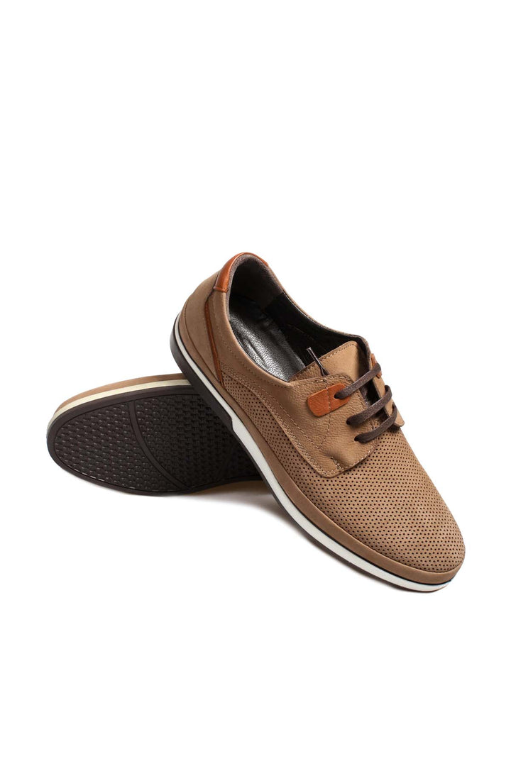 Scarpe casual in pelle scamosciata traforata color cuoio Wessi