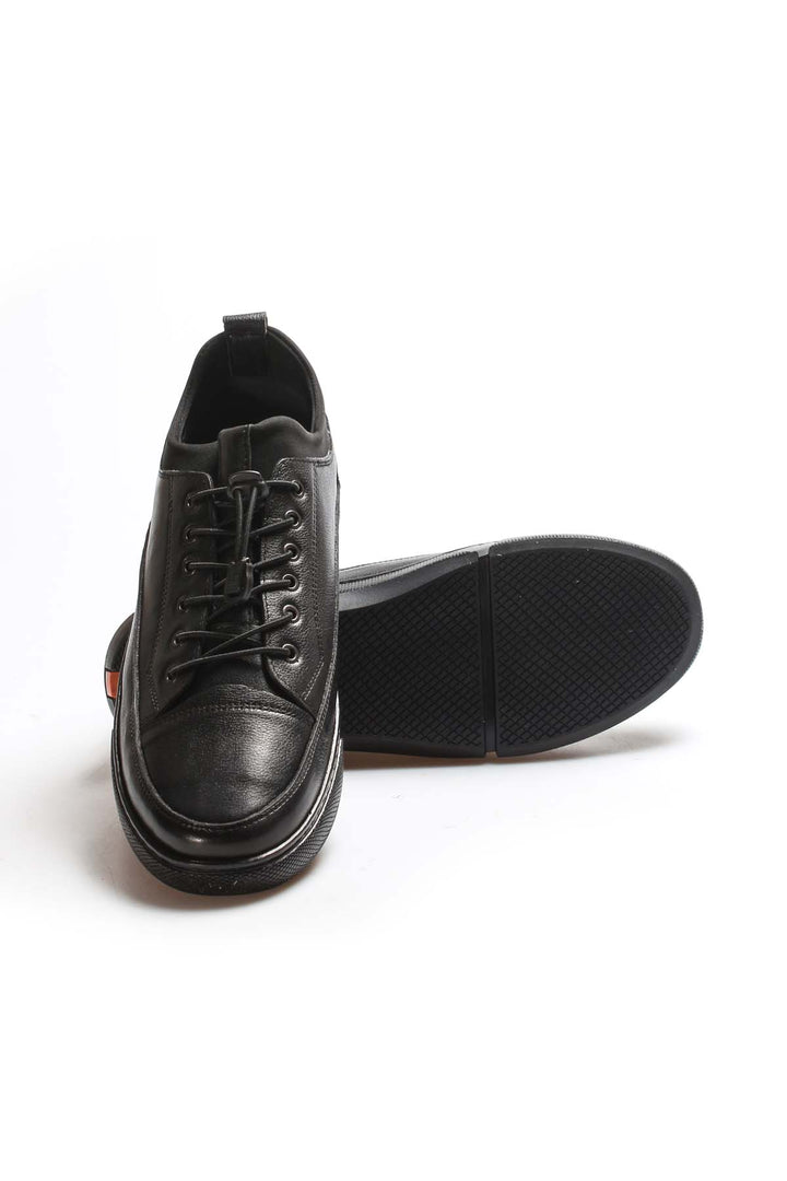 Baskets pour hommes en cuir noir avec fermeture à lacets et semelle texturée - Wessi
