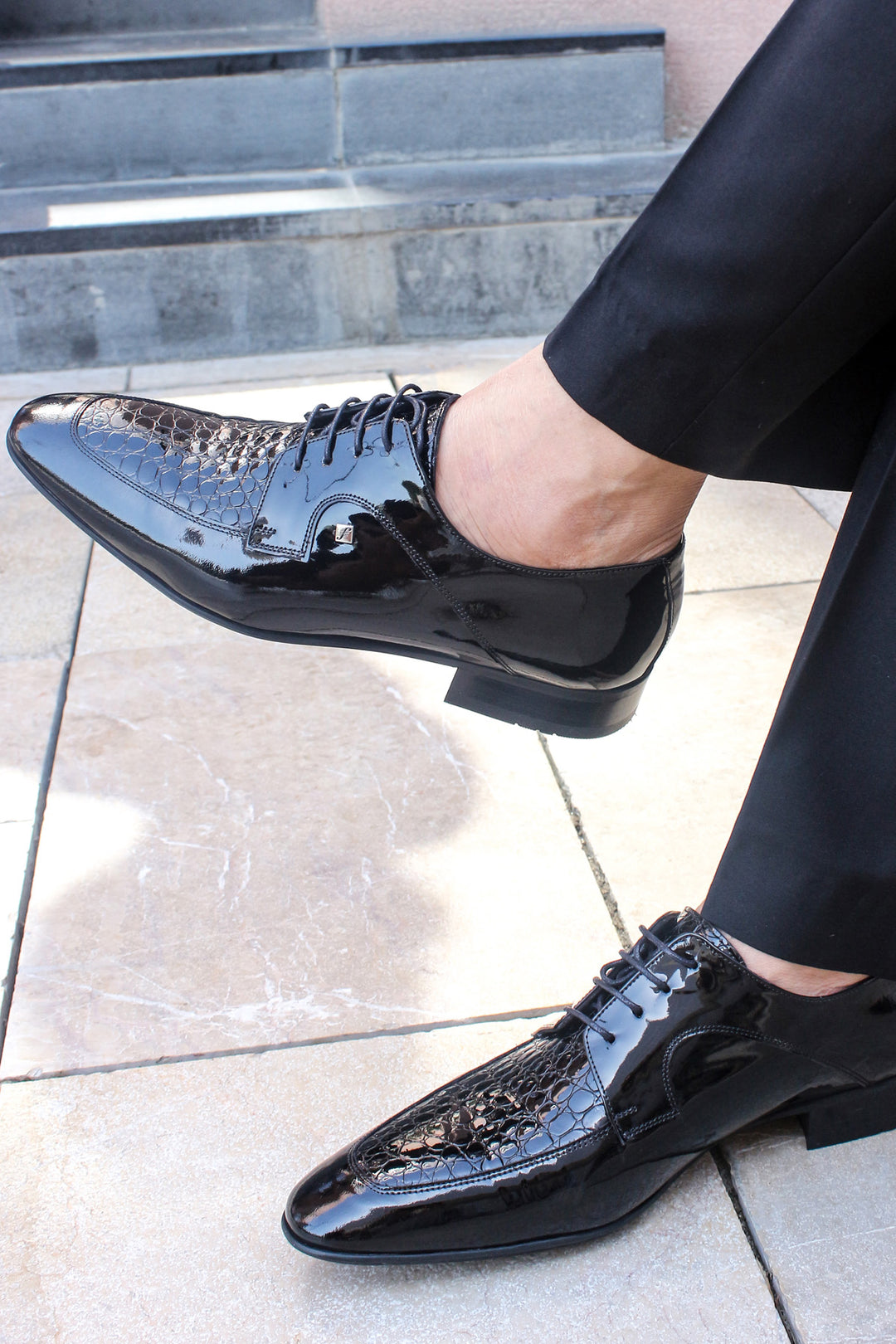 Men's Black Patent Leather Derby Shoes with Croc-Embossed Detailing - Wessi