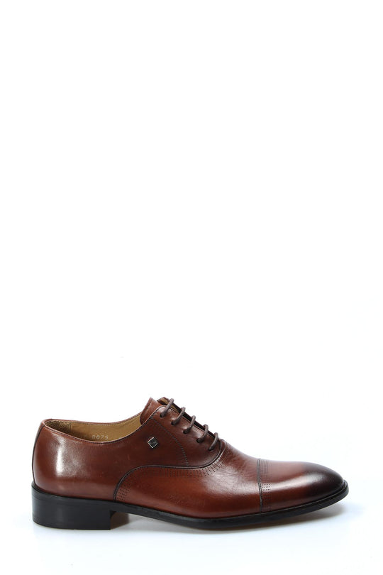 Chaussures Oxford en cuir marron pour hommes avec bout perforé et détail latéral en relief - Wessi
