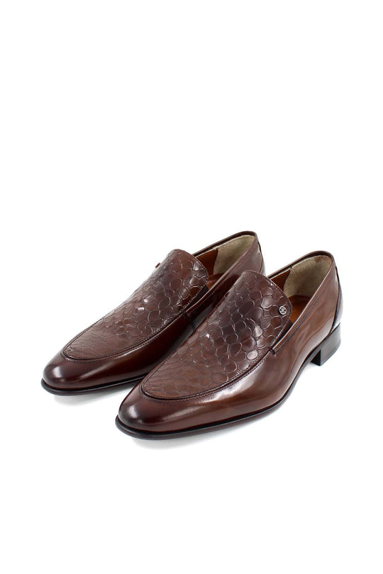 حذاء لوفر من الجلد البني للرجال بنمط تمساح منقوش - Wessi