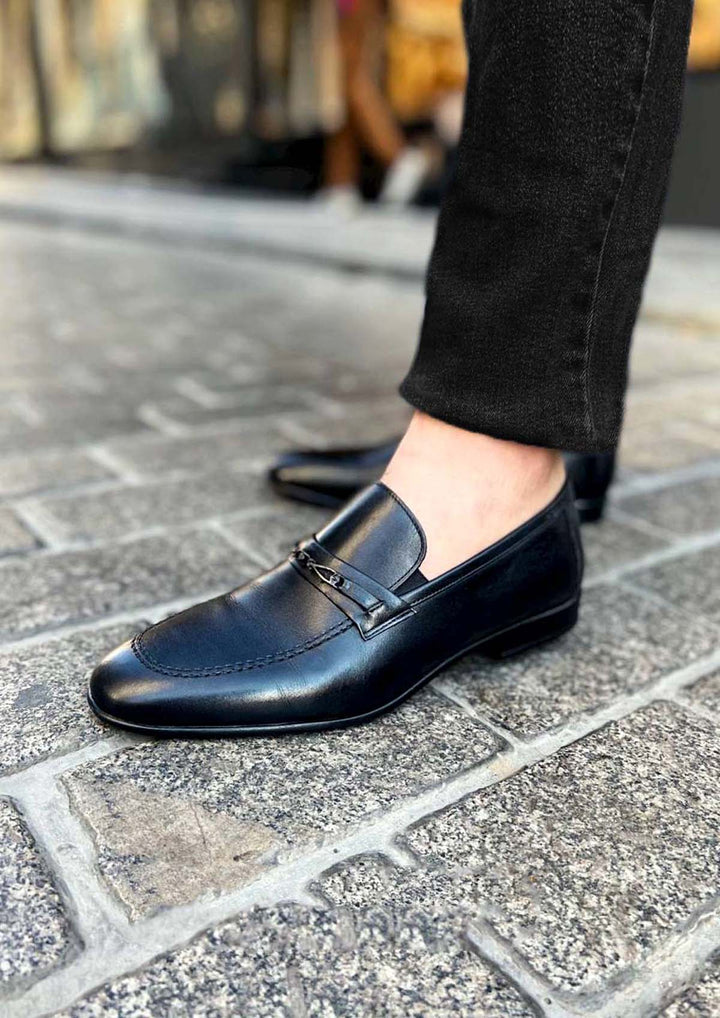 Men's Black Leather Loafers with Decorative Metal Accent - Wessi