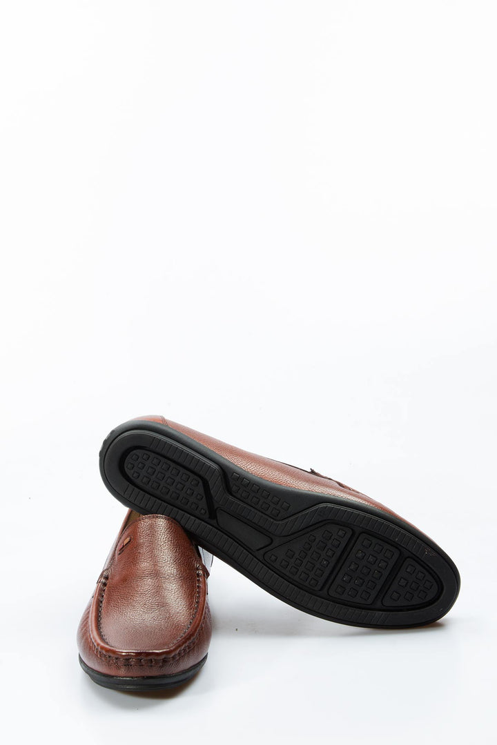 Mocassins en cuir marron pour hommes avec coutures subtiles et design élégant - Wessi