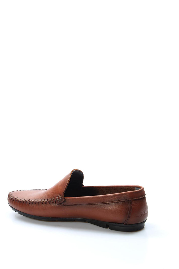 Mocassins à enfiler en cuir beige pour hommes avec détails cousus à la main - Wessi