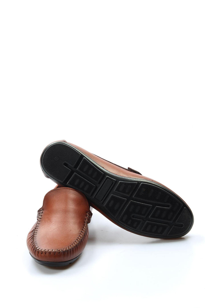 Mocassins à enfiler en cuir beige pour hommes avec détails cousus à la main - Wessi