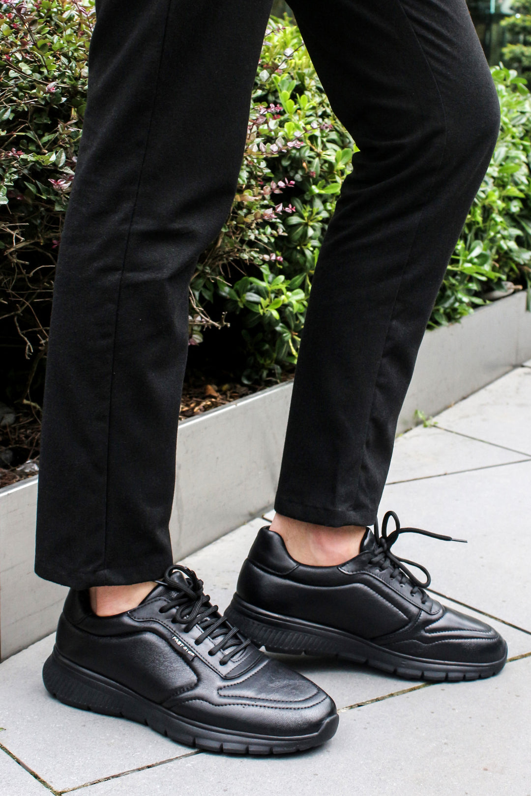 Men's Black Leather Lace-Up Sneakers with Textured Sole  - Wessi