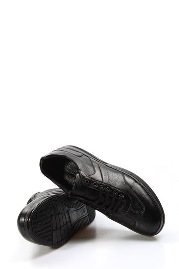 Sneakers da uomo in pelle nera con colletto imbottito e suola ammortizzata - Wessi