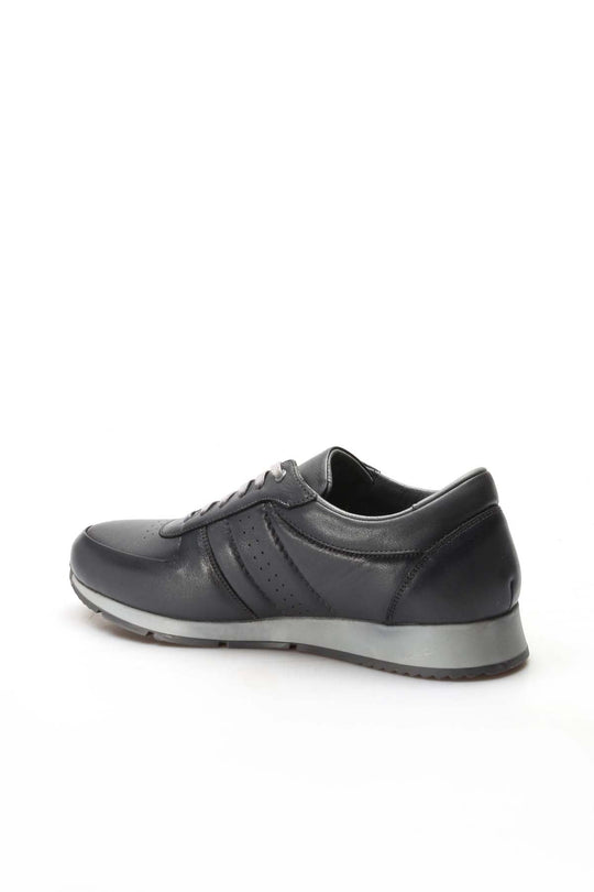 Мужские серые кожаные низкие кеды на контрастной подошве - Wessi