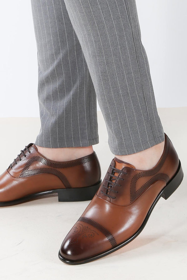 Zapatos Oxford Brogue Clásicos de Piel Marrón para Hombre con Detalle Perforado - Wessi