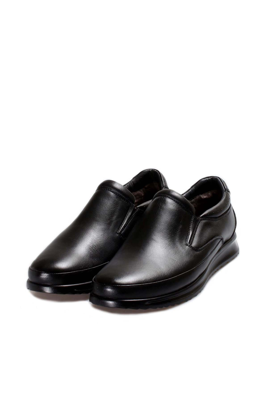 Mocassini slip-on da uomo in pelle nera con suola testurizzata e fodera in pelliccia - Wessi
