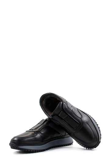 Zapatillas Slip-On de Piel Negra con Forro de Pelo y Suela Gris para Hombre - Wessi