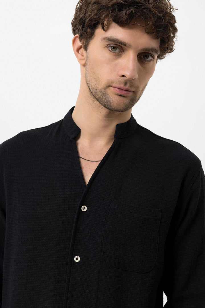 Men's Black Judge Collar Knitted Textured  Shirt - Wessi