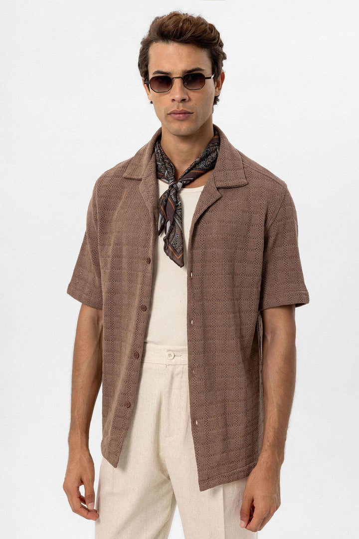 Camisa tejida con cuello camp marrón para hombre - Wessi