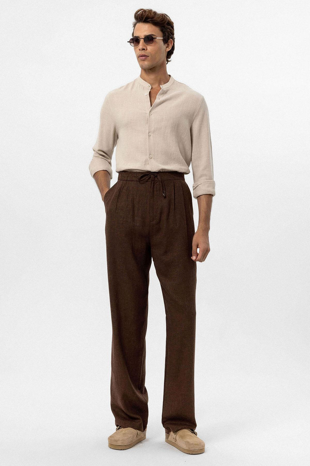 Outfit Casual Combinacion De Pantalon Cafe Oscuro Para Hombre