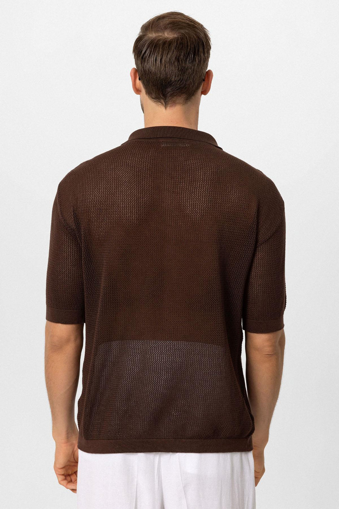 T-shirt in maglia marrone con collo alto da uomo - Wessi