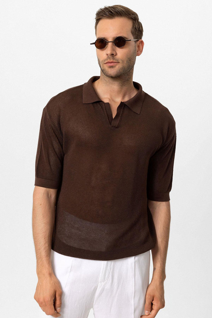 T-shirt in maglia marrone con collo alto da uomo - Wessi