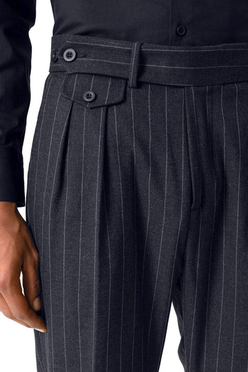 سروال رجالي مخطط عالي الخصر مع طيات باللون Navy - Wessi