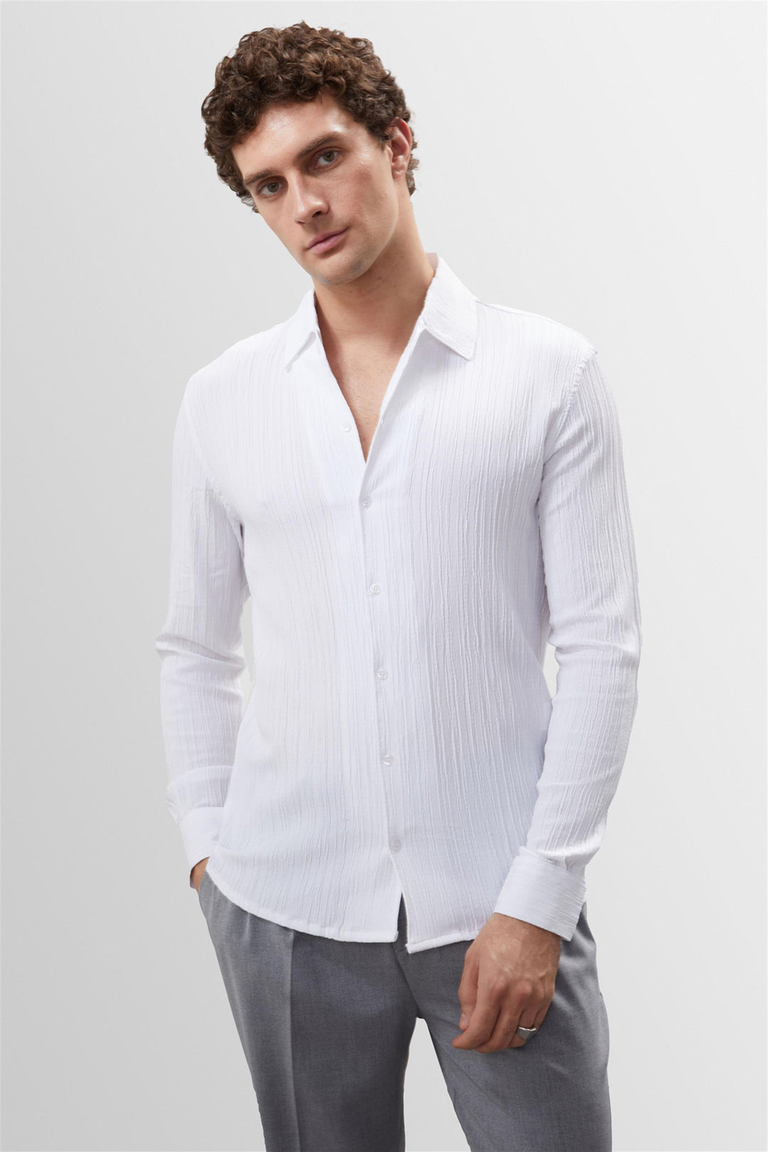 Camicia slim fit in tessuto di mussola bianca da uomo - Wessi