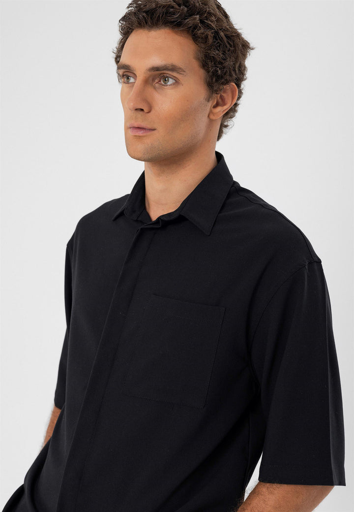 Men's Black Oversize Hidden Button Short Sleeve  Shirt - Wessi